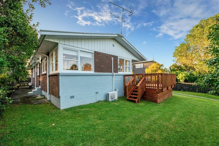 Photo of property in 8 Spence Road, Henderson, Auckland, 0612