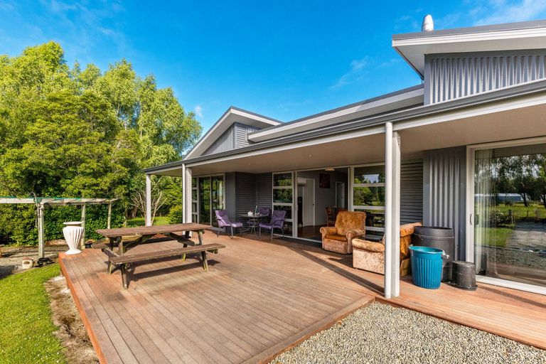 Photo of property in 84 Timaru Road, Waimate, 7924