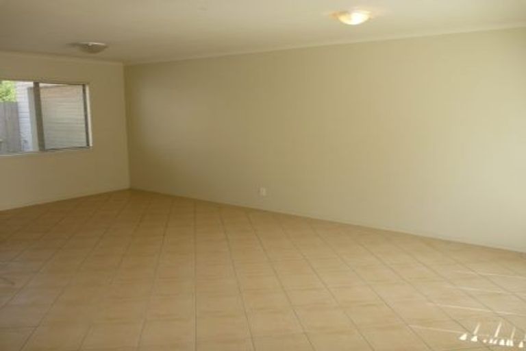 Photo of property in 57 Tiri Tiri Road, Birkdale, Auckland, 0626