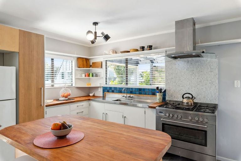 Photo of property in 38 Hicks Crescent, Waikanae Beach, Waikanae, 5036