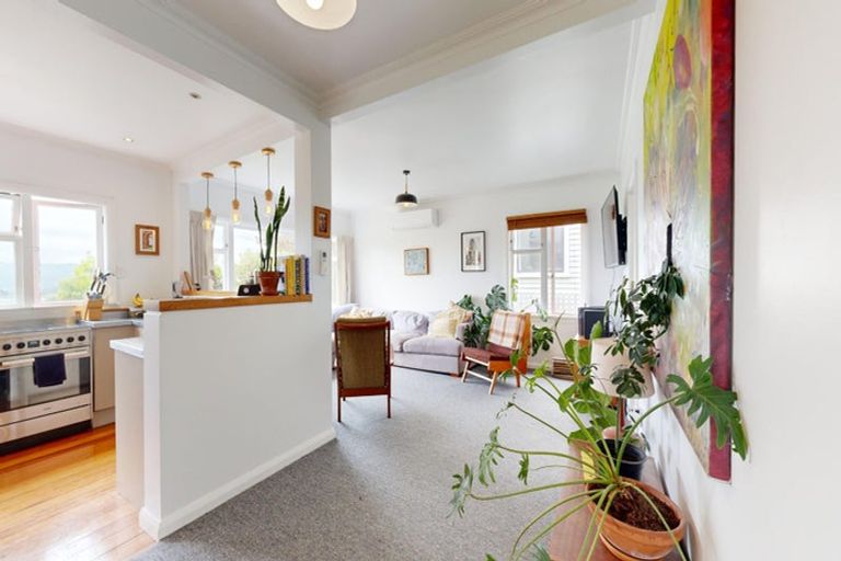 Photo of property in 22 Whaui Street, Vogeltown, Wellington, 6021