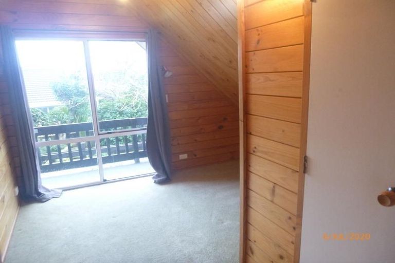 Photo of property in 93 Wiseley Road, West Harbour, Auckland, 0618