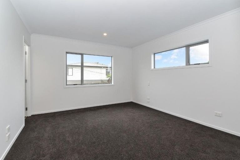 Photo of property in 4/56 Sandwich Road, Saint Andrews, Hamilton, 3200