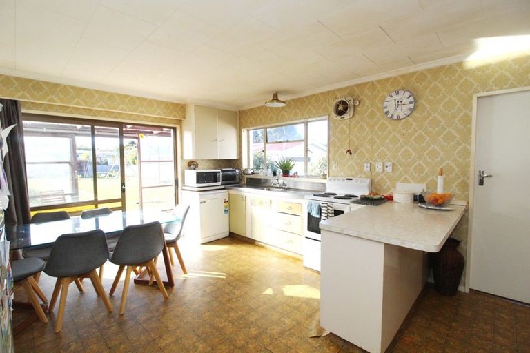 Photo of property in 1 Price Street, Waimate, 7924