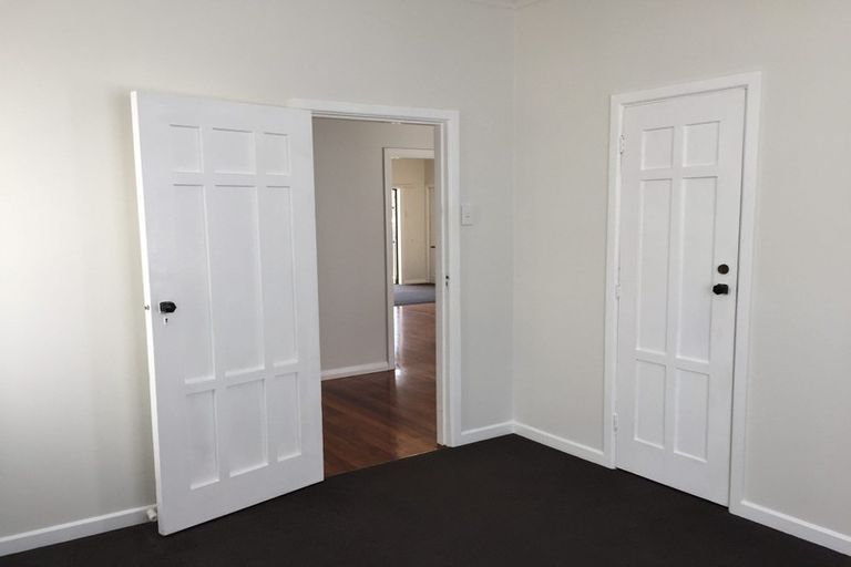 Photo of property in 73 Bell Road, Waiwhetu, Lower Hutt, 5010