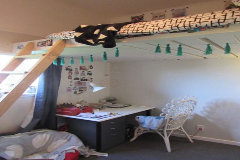 Photo of property in 62 Kelburn Parade, Kelburn, Wellington, 6012