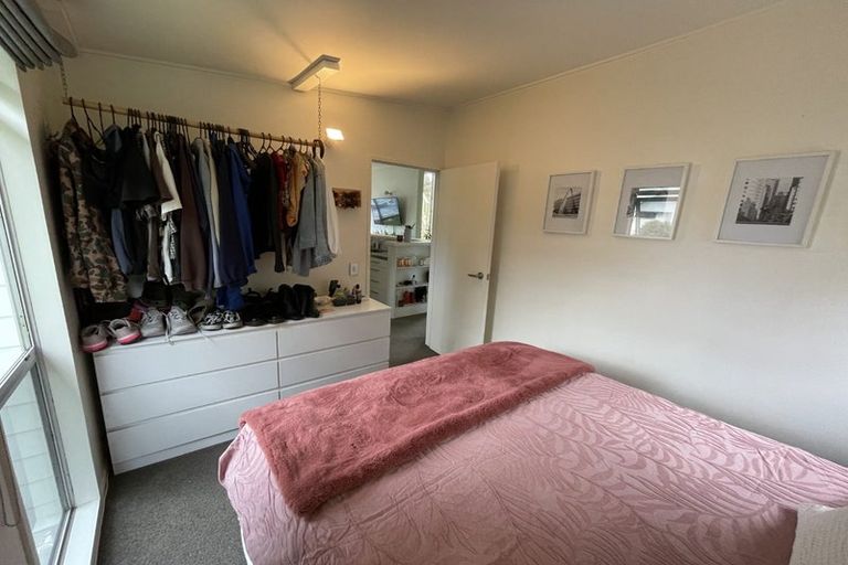 Photo of property in 12 Nevada Drive, Merrilands, New Plymouth, 4312