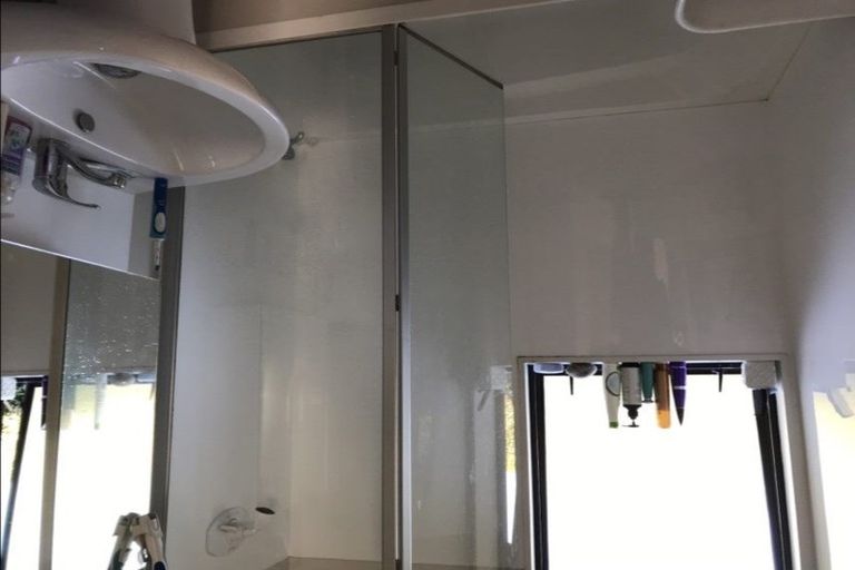 Photo of property in 2/47 Settlement Road, Papakura, 2110