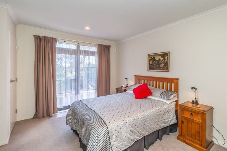 Photo of property in 68 Mako Mako Road, Levin, 5510