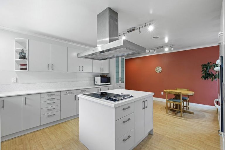 Photo of property in 2 Bloomfield Terrace, Hutt Central, Lower Hutt, 5010