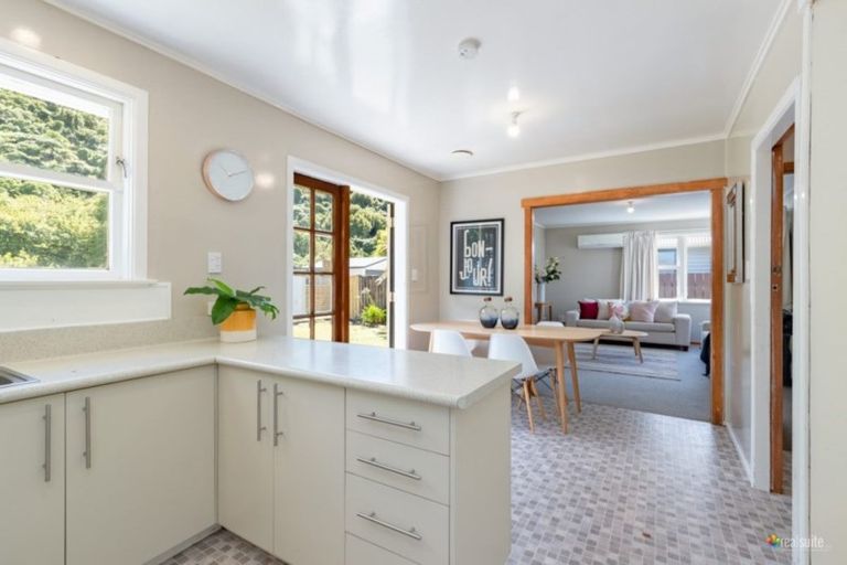 Photo of property in 50 Black Beech Street, Birchville, Upper Hutt, 5018