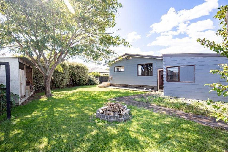 Photo of property in 28 Darlington Street, Ngatea, 3503