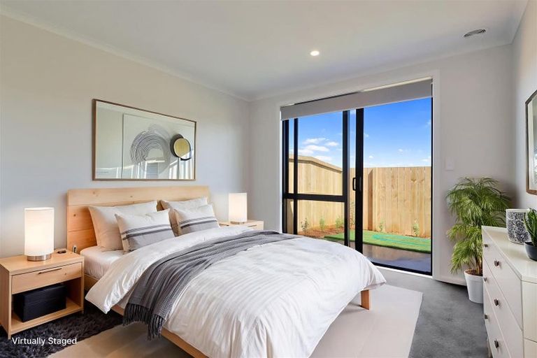 Photo of property in 43 Waruhia Crescent, Rototuna North, 3281