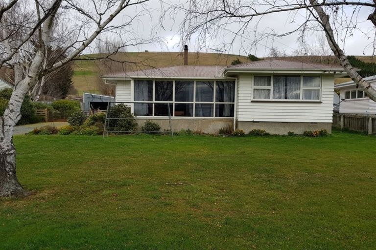 Photo of property in 61 Princes Street, Waikari, 7420