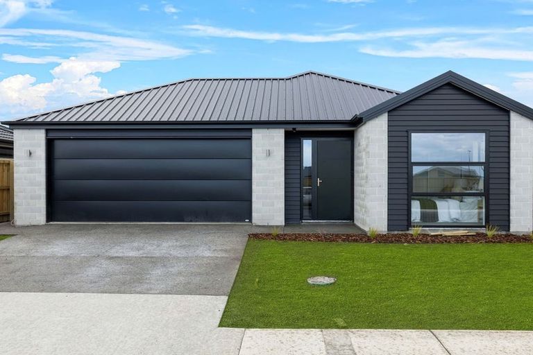 Photo of property in 15 Herridge Street, Woodend, 7691