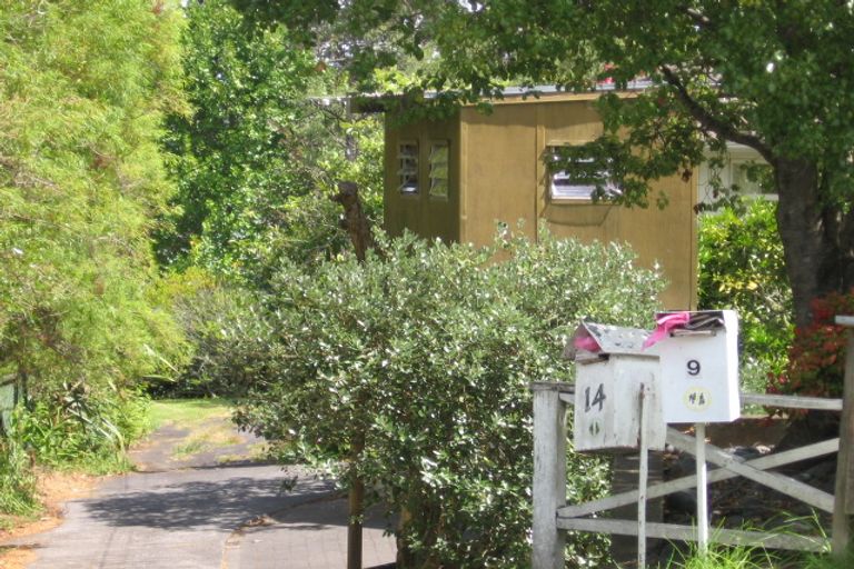 Photo of property in 9 Cronin Place, Beach Haven, Auckland, 0626