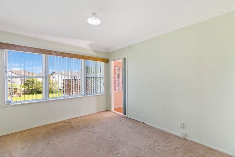Photo of property in 60 Orams Road, Hillpark, Auckland, 2102