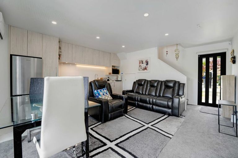 Photo of property in 3/2 Jadewynn Drive, Massey, Auckland, 0614