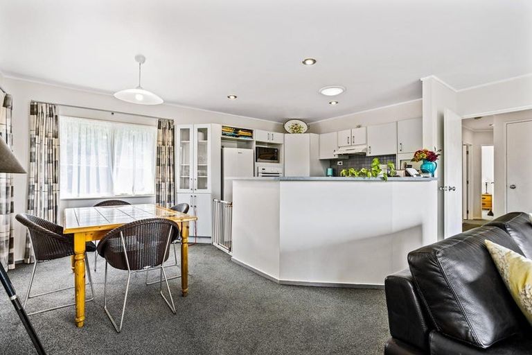Photo of property in 1/926 Whangaparaoa Road, Manly, Whangaparaoa, 0930