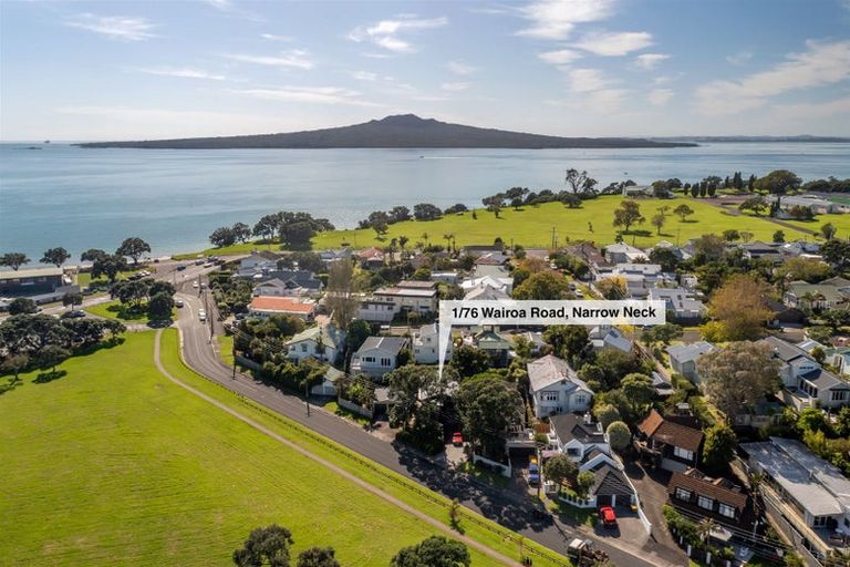 Photo of property in 2/76 Wairoa Road, Narrow Neck, Auckland, 0624