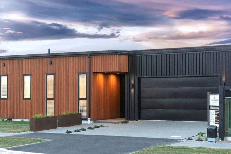 Photo of property in 20 Irvines Track, Halswell, Christchurch, 8025