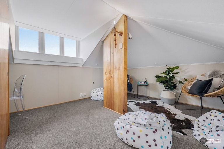 Photo of property in 37 Pohutukawa Street, Woburn, Lower Hutt, 5010