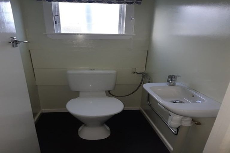 Photo of property in 6 Hayward Street, Featherston, 5710