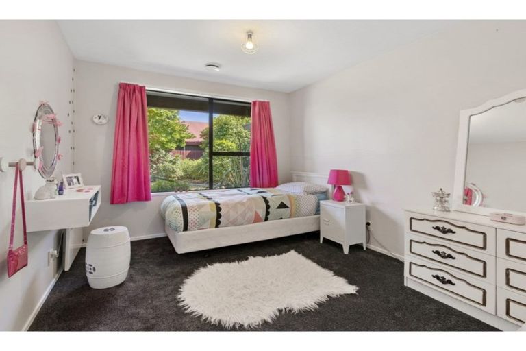 Photo of property in 3 Sunbeam Place, Halswell, Christchurch, 8025