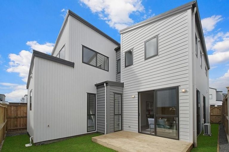 Photo of property in 82 Bellbird Street, Papakura, 2110