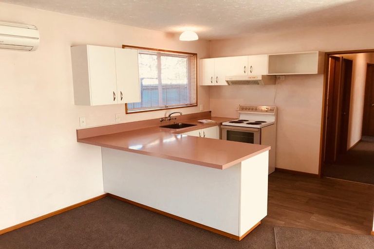 Photo of property in 2/42 Division Street, Riccarton, Christchurch, 8041