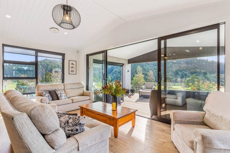 Photo of property in 19 Titoki Lane, Whangamata, 3691