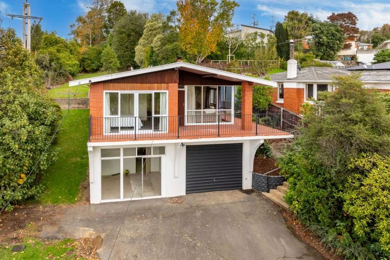 Photo of property in 19 Centennial Avenue, Helensburgh, Dunedin, 9010