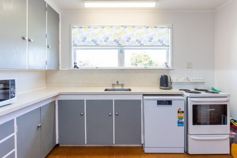 Photo of property in 8 Park Road, West End, Palmerston North, 4412