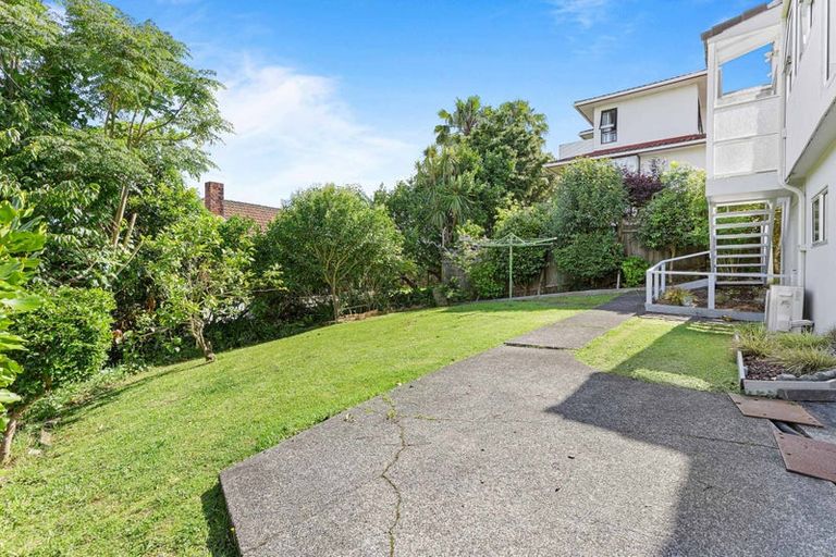 Photo of property in 3/250 Onewa Road, Birkenhead, Auckland, 0626