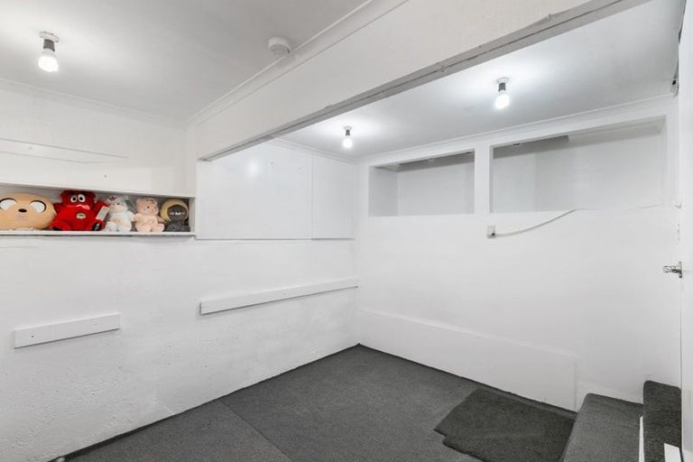 Photo of property in 51 Turville Crescent, Newlands, Wellington, 6037