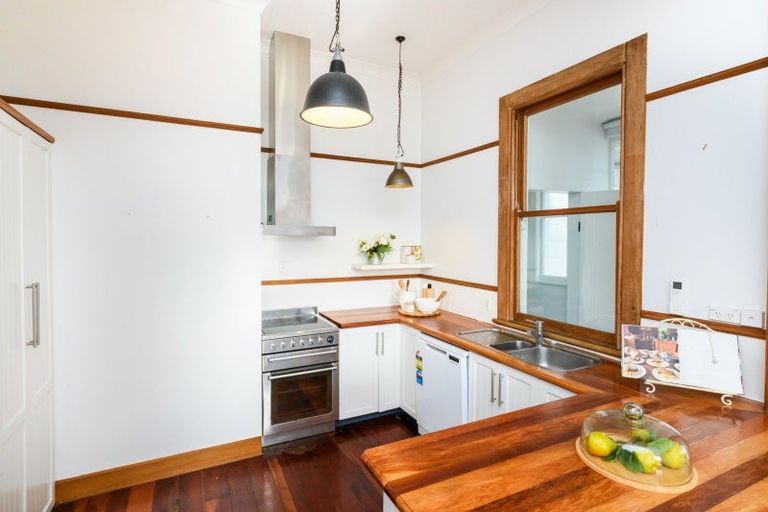 Photo of property in 70 Linton Street, West End, Palmerston North, 4410