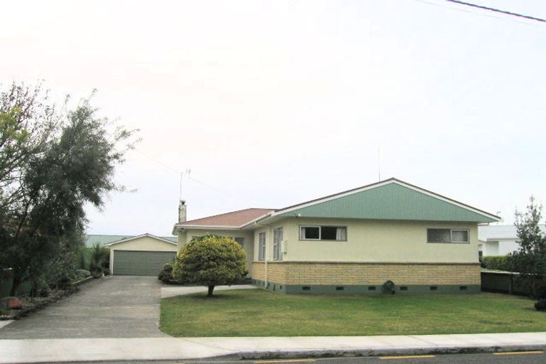 Photo of property in 5 Cambridge Terrace, Taradale, Napier, 4112