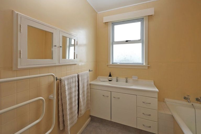 Photo of property in 19 Lismore Street, Oamaru North, Oamaru, 9400