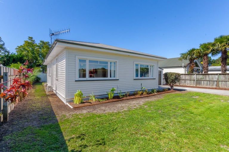 Photo of property in 106 Meeanee Road, Taradale, Napier, 4112