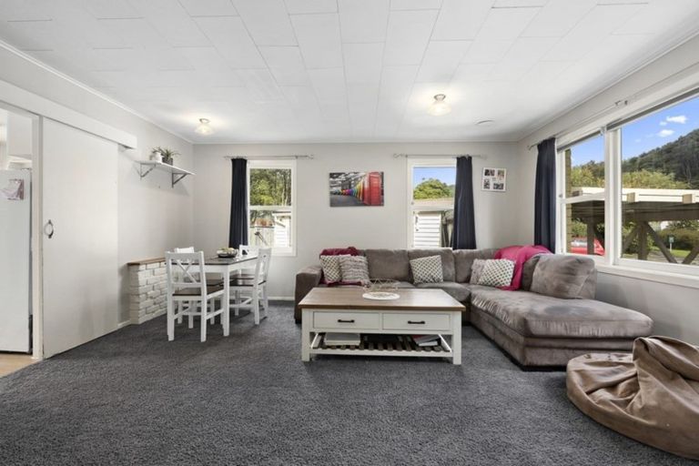 Photo of property in 25a Deller Grove, Silverstream, Upper Hutt, 5019