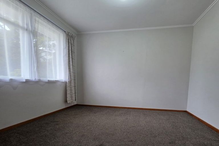 Photo of property in 8a-8b Devon Place, Cannons Creek, Porirua, 5024