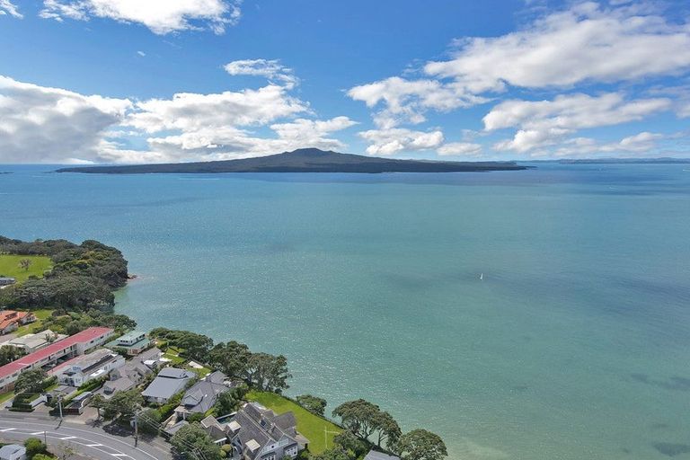 Photo of property in 3/99 Vauxhall Road, Devonport, Auckland, 0624