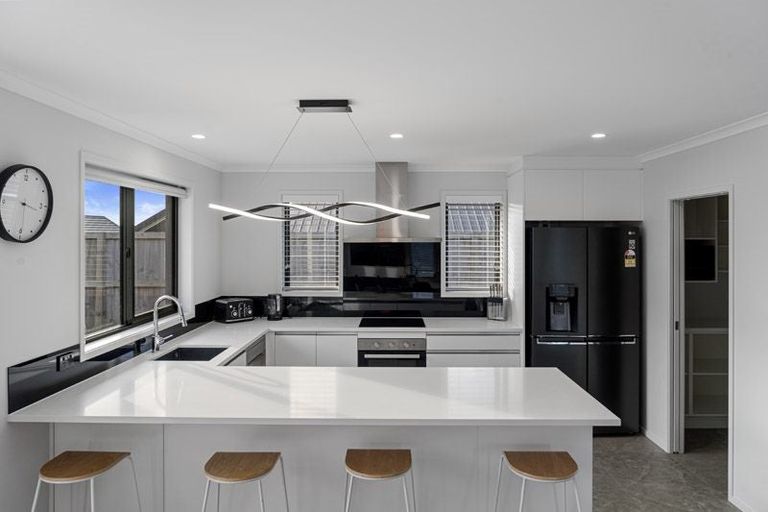 Photo of property in 12 Kaiora Drive, Papamoa Beach, Papamoa, 3118