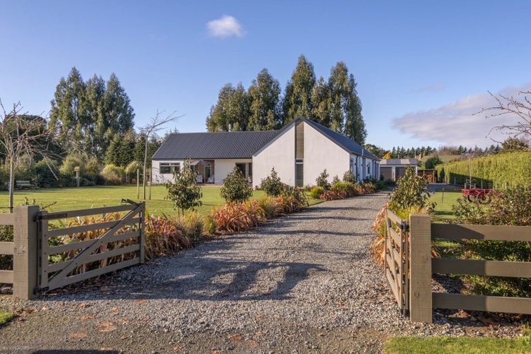 Photo of property in 17 Churchlea Place, Darfield, 7510