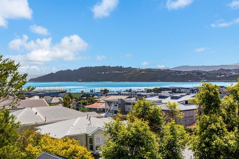 Photo of property in 21 Upper Bourke Street, Kilbirnie, Wellington, 6022