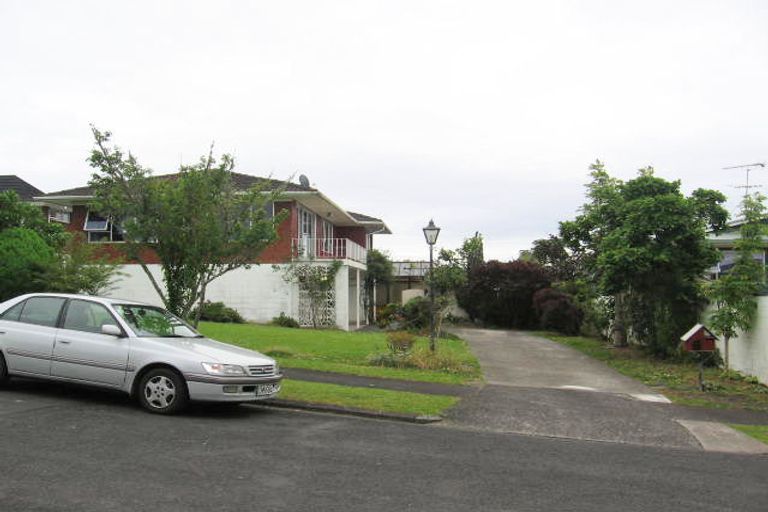 Photo of property in 5 Leewood Place, Pakuranga Heights, Auckland, 2010