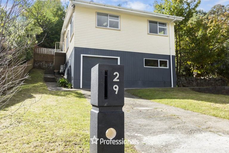 Photo of property in 29 Edelweiss Grove, Timberlea, Upper Hutt, 5018
