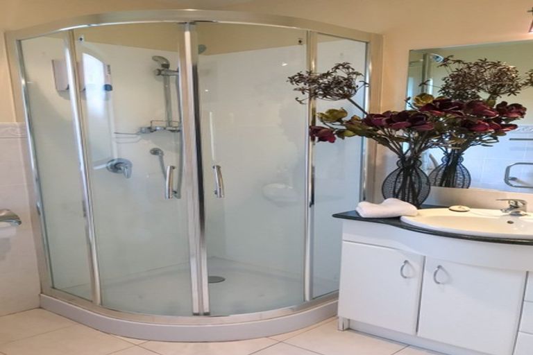 Photo of property in 106 Meadowland Drive, Somerville, Auckland, 2014