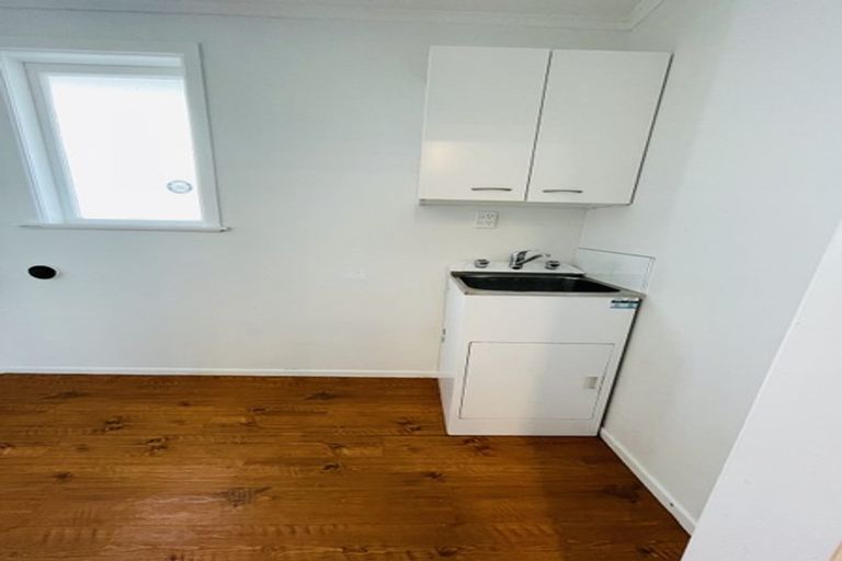 Photo of property in 15 Kerrydale Road, Manurewa, Auckland, 2102