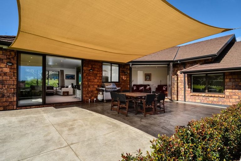 Photo of property in 198 Oraha Road, Kumeu, 0892